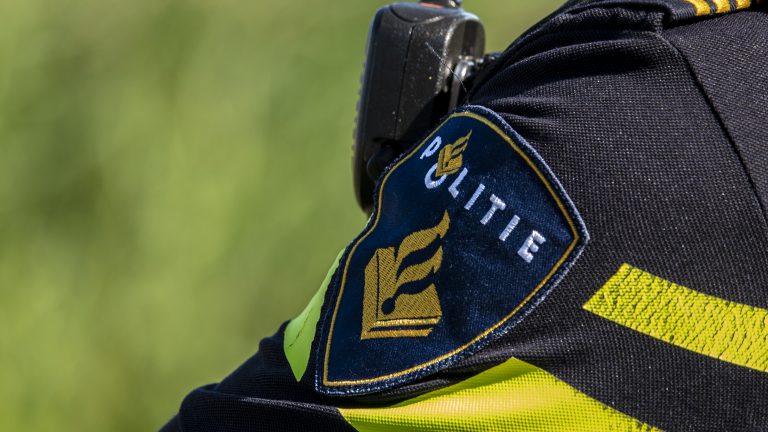 Brute autodiefstal op Alkmaarse Jongkindlaan; politie zoekt getuigen
