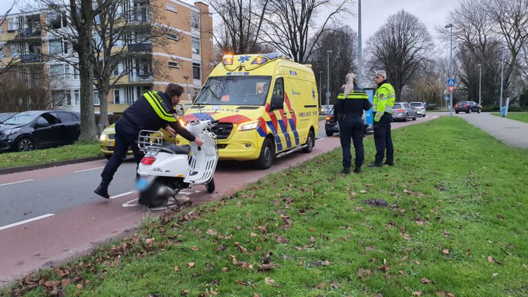 Hoofdletsel voor scooterrijder na ongeval op Van Ostadelaan, mogelijk na verkeersruzie