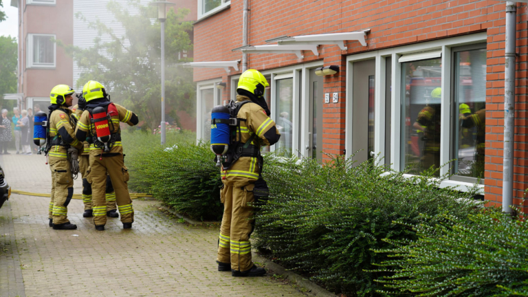 Kortsluiting in wasdroger zorgt voor korte brand in appartement Pastoor van Muijenweg