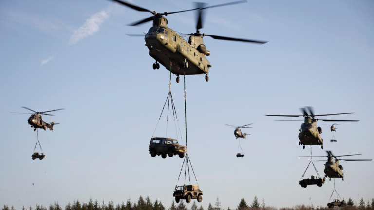 Defensie Helikopter Commando oefening ‘Warhammer West’ tussen Alkmaar en Wieringerwerf