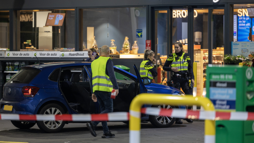 Twee gewonden na mogelijk steekincident bij tankstation verkeersplein Kooimeer
