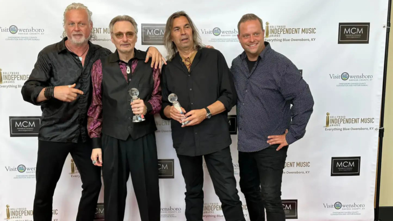 Noord-Hollandse band wint prestigieuze prijs in Hollywood: “We zijn daar bekender dan we hier zijn”