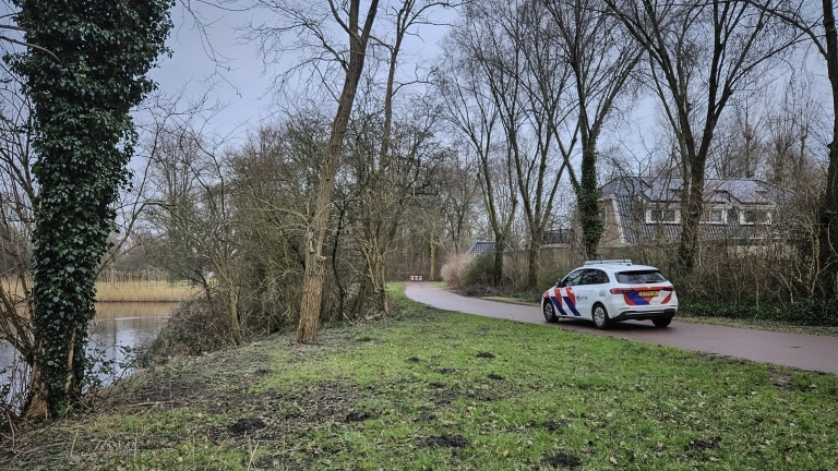 Potloodventer toont zijn trots in Alkmaar: politie kamt park Oosterhout uit