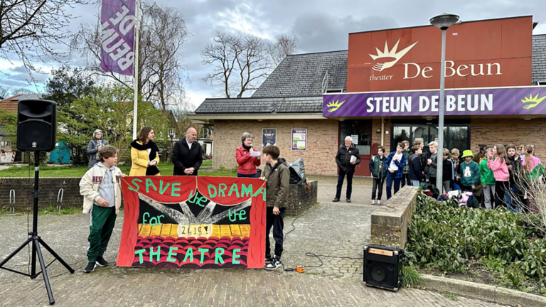Actievoerders willen De Beun redden met duizenden handtekeningen: “Zonder theater wordt het een saai dorp”